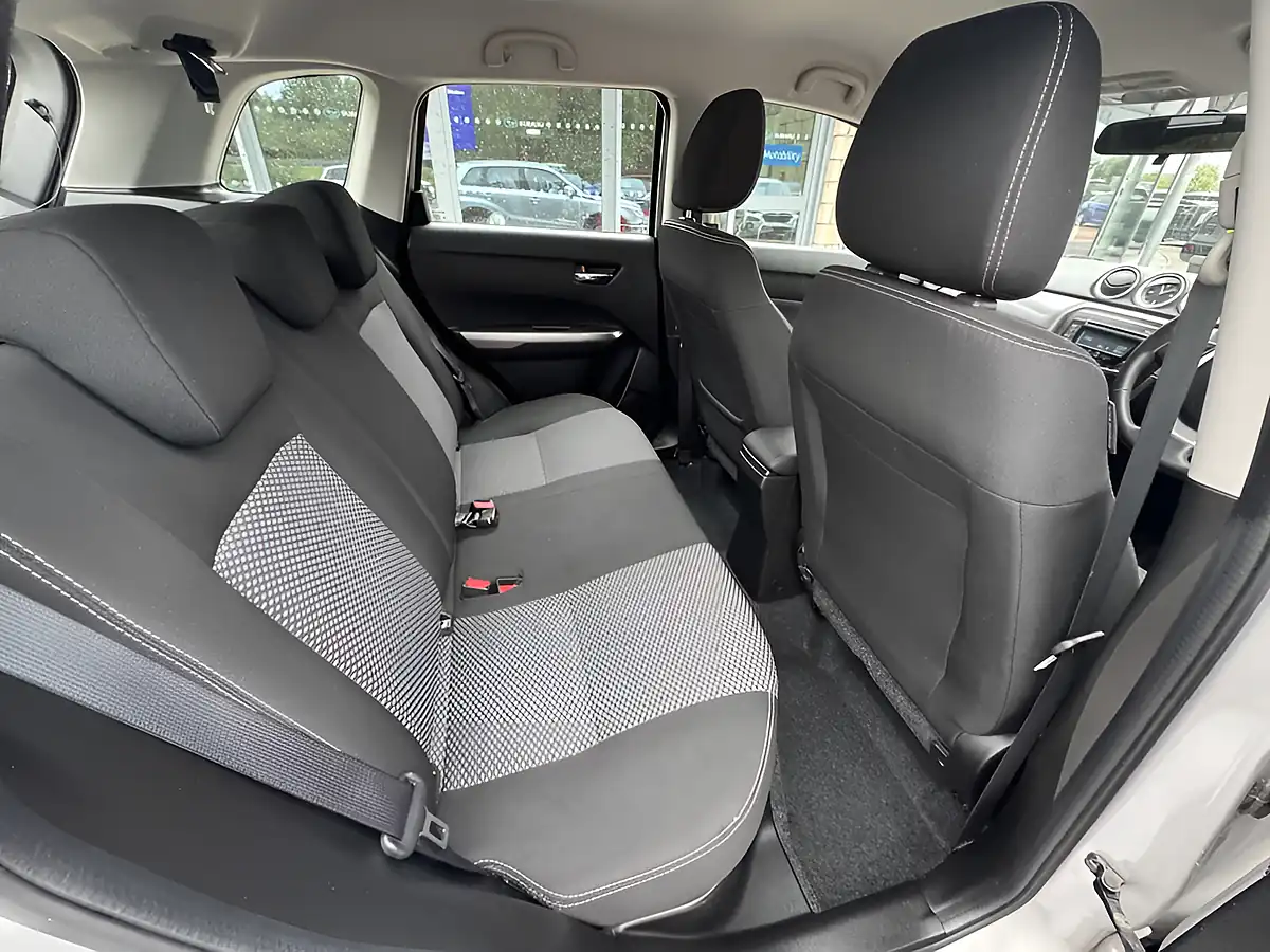 Used 2019 Suzuki Vitara SZ4 Silver - Interior and Exterior details 10