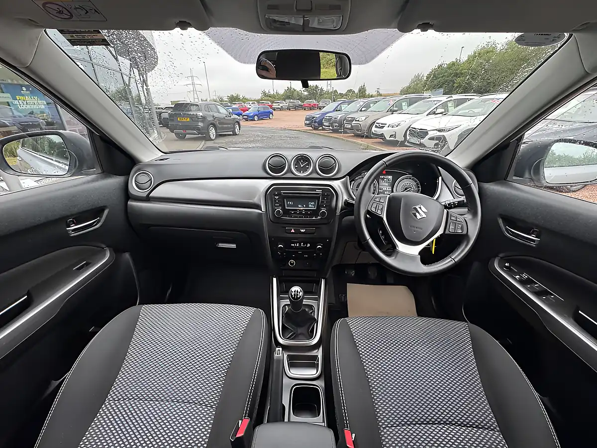 Used 2019 Suzuki Vitara SZ4 Silver - Interior and Exterior details 11