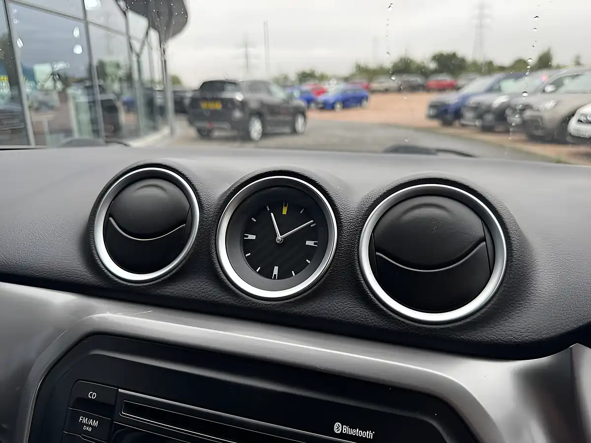 Used 2019 Suzuki Vitara SZ4 Silver - Interior and Exterior details 13
