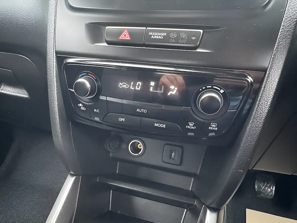 Used 2019 Suzuki Vitara SZ4 Silver - Interior and Exterior details 15