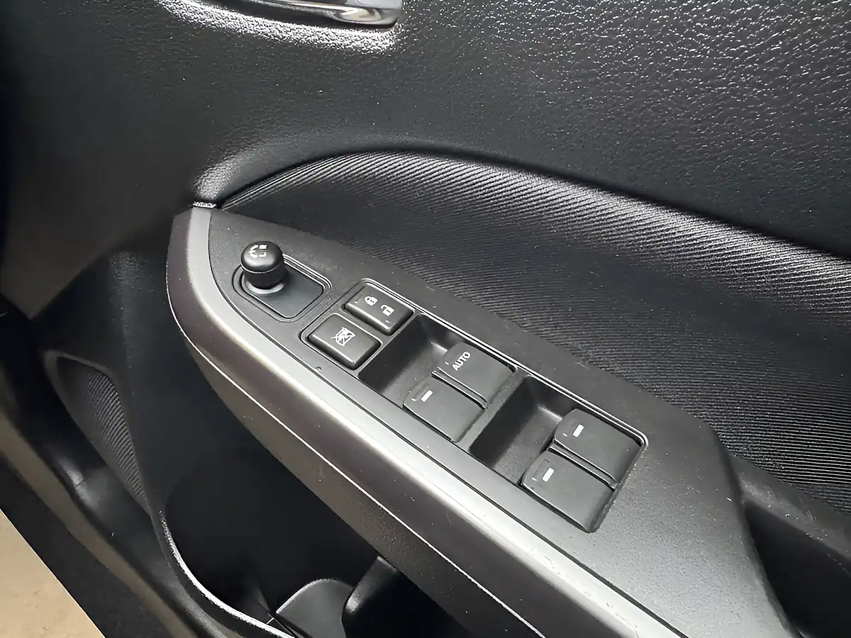 Used 2019 Suzuki Vitara SZ4 Silver - Interior and Exterior details 20