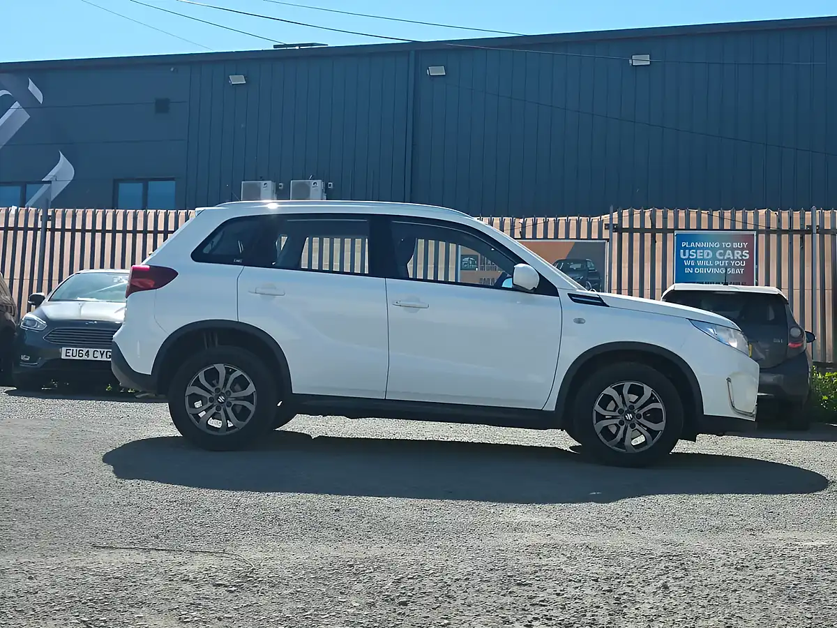 Used 2019 Suzuki Vitara SZ4 White - Interior and Exterior details 18