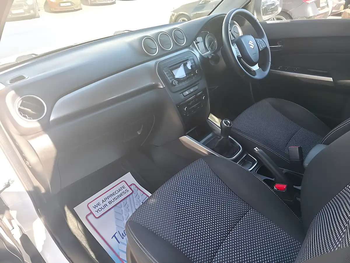 Used 2019 Suzuki Vitara SZ4 White - Interior and Exterior details 7