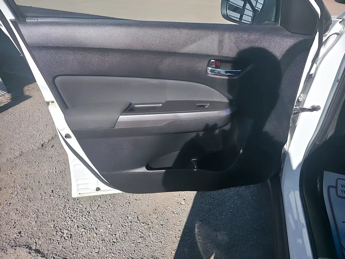 Used 2019 Suzuki Vitara SZ4 White - Interior and Exterior details 9