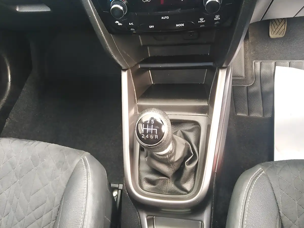 Used 2019 Suzuki Vitara SZ5 Silver - Interior and Exterior details 12