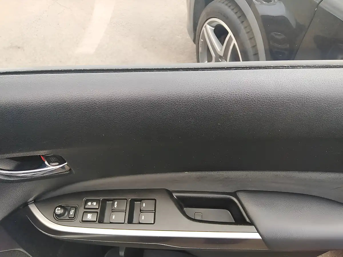 Used 2019 Suzuki Vitara SZ5 Silver - Interior and Exterior details 14