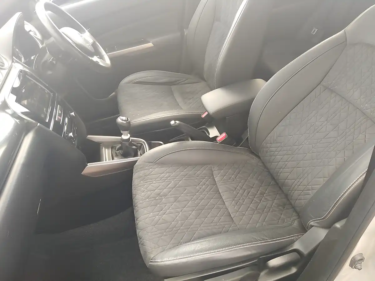 Used 2019 Suzuki Vitara SZ5 Silver - Interior and Exterior details 18