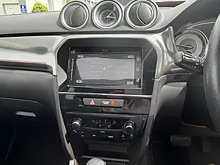 Used 2019 Suzuki Vitara SZ5 Silver - Interior and Exterior details 11