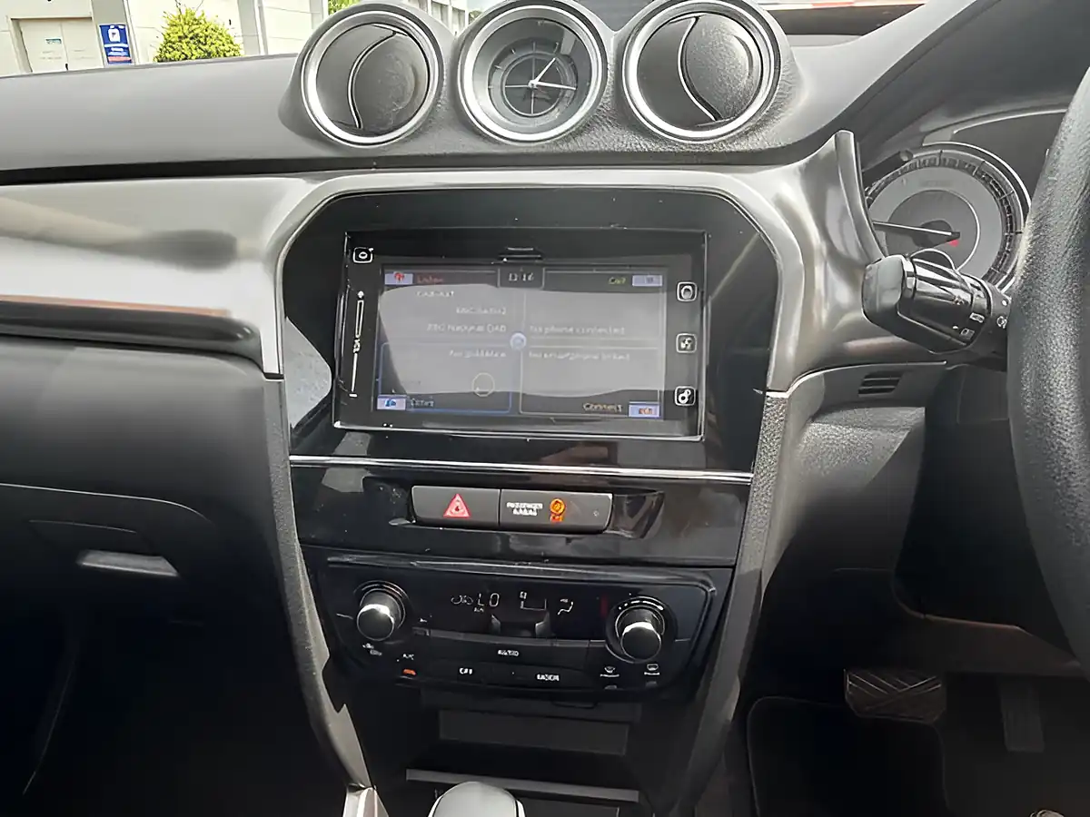 Used 2019 Suzuki Vitara SZ5 Silver - Interior and Exterior details 11