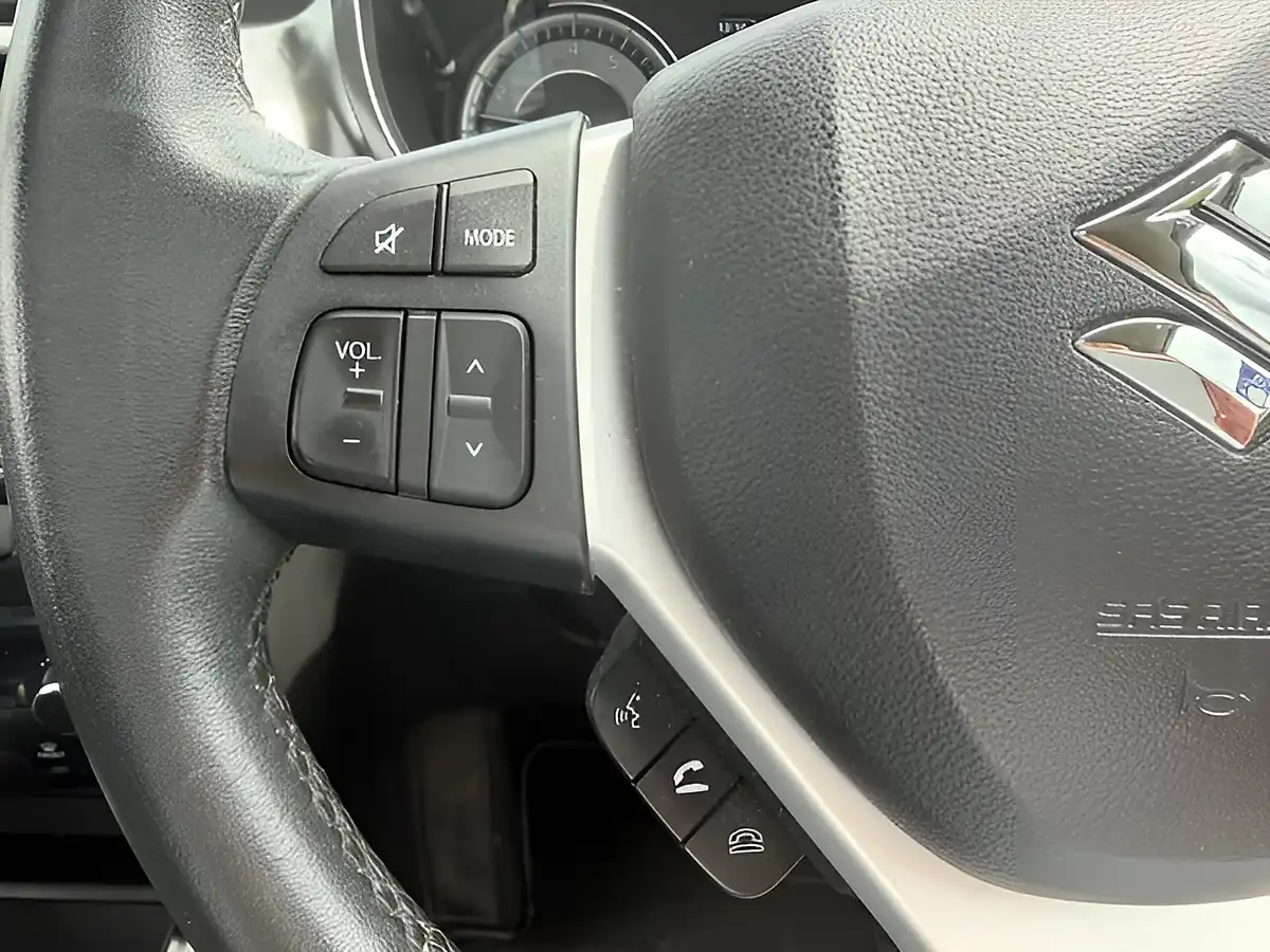 Used 2019 Suzuki Vitara SZ5 Silver - Interior and Exterior details 13
