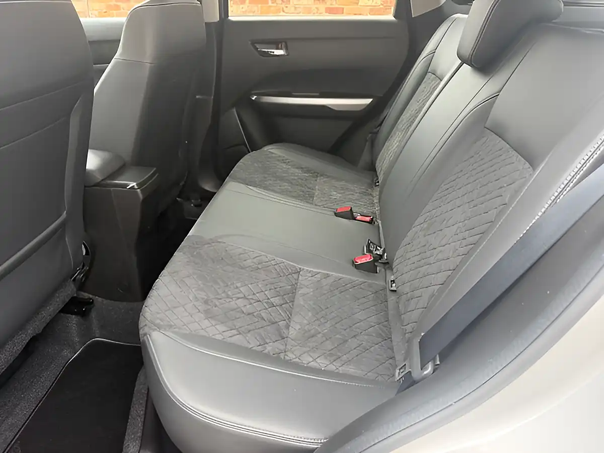 Used 2019 Suzuki Vitara SZ5 Silver - Interior and Exterior details 14