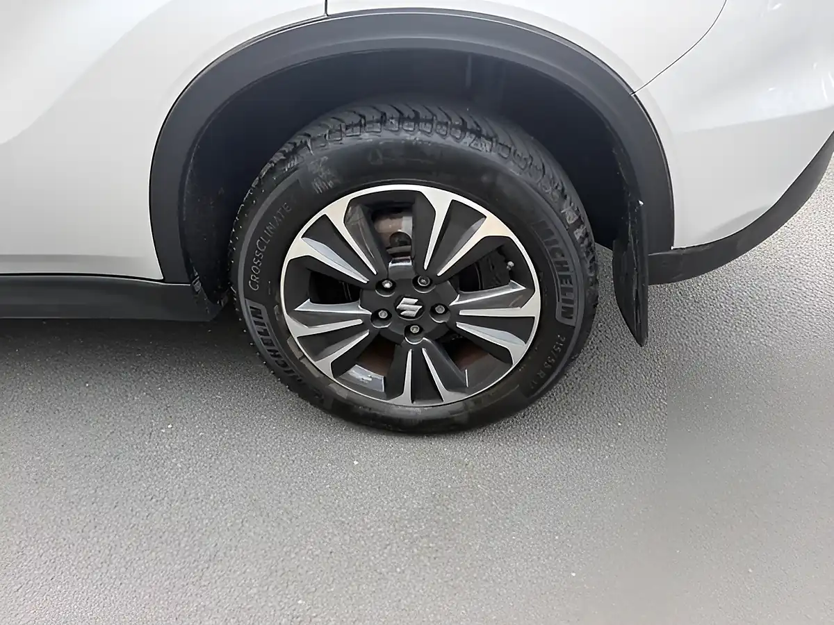 Used 2019 Suzuki Vitara SZ5 Silver - Interior and Exterior details 19