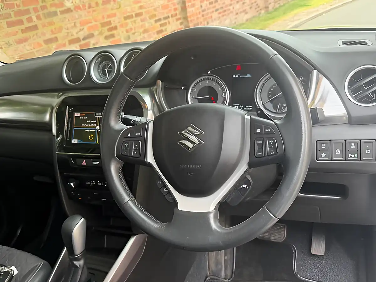 Used 2019 Suzuki Vitara SZ5 Silver - Interior and Exterior details 4