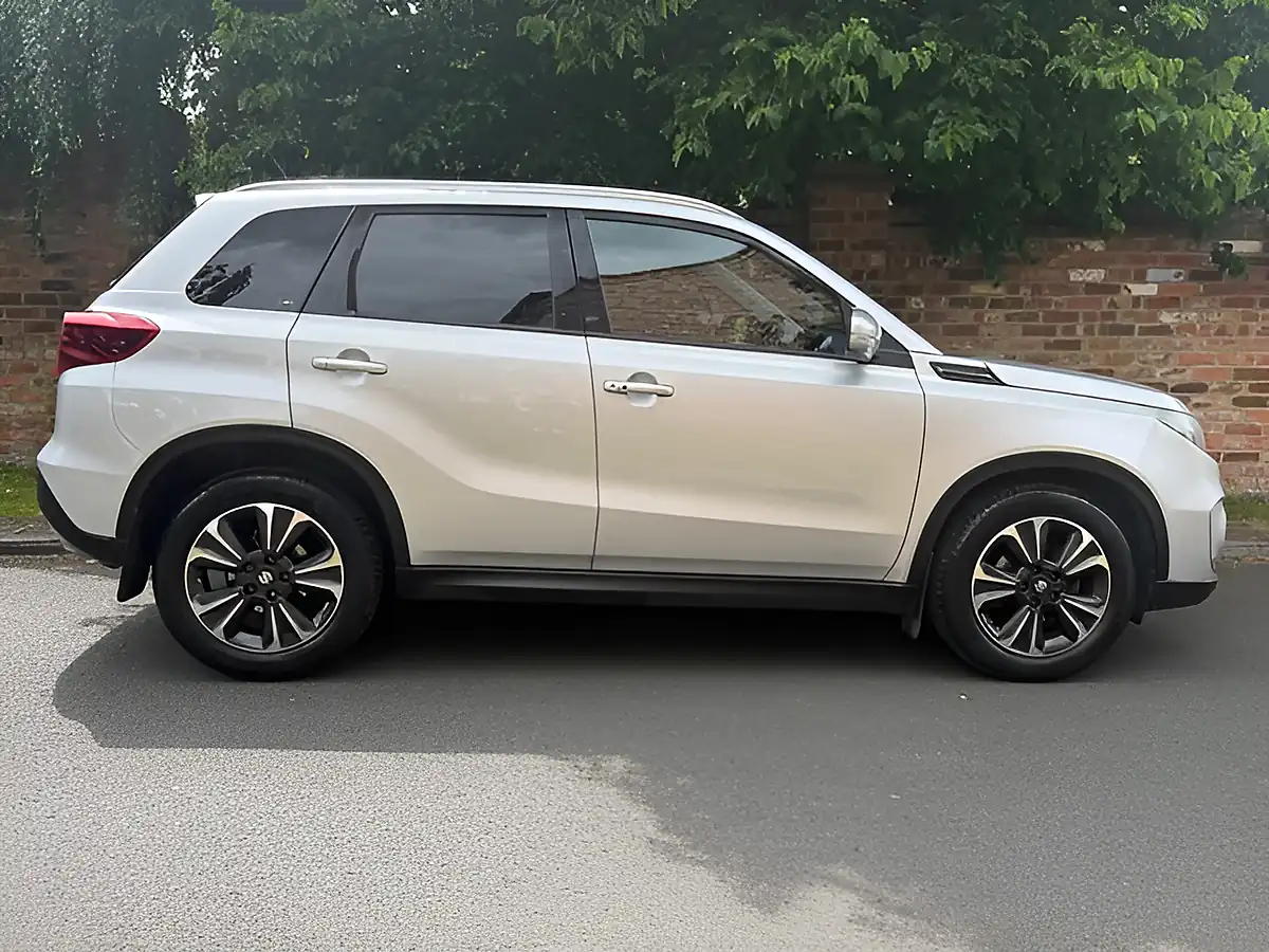 Used 2019 Suzuki Vitara SZ5 Silver - Interior and Exterior details 8