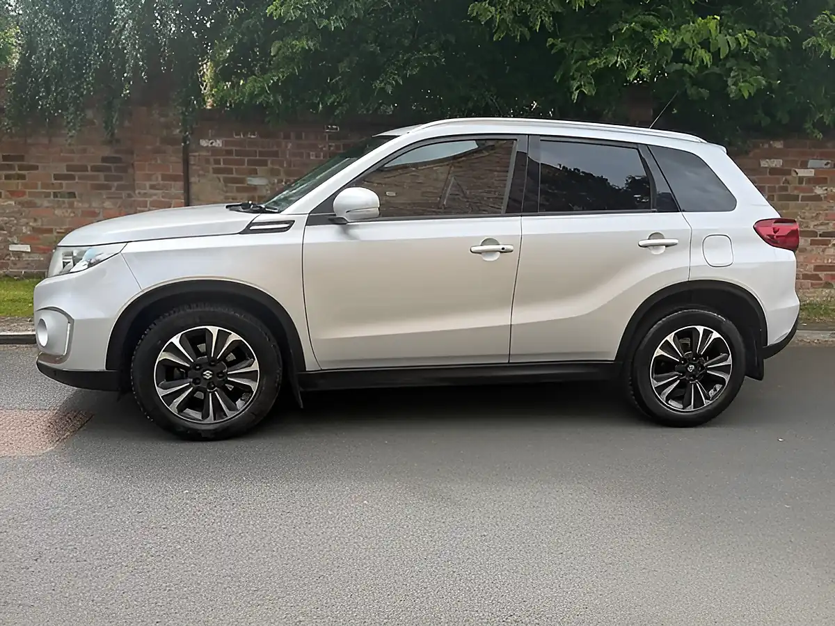 Used 2019 Suzuki Vitara SZ5 Silver - Interior and Exterior details 9