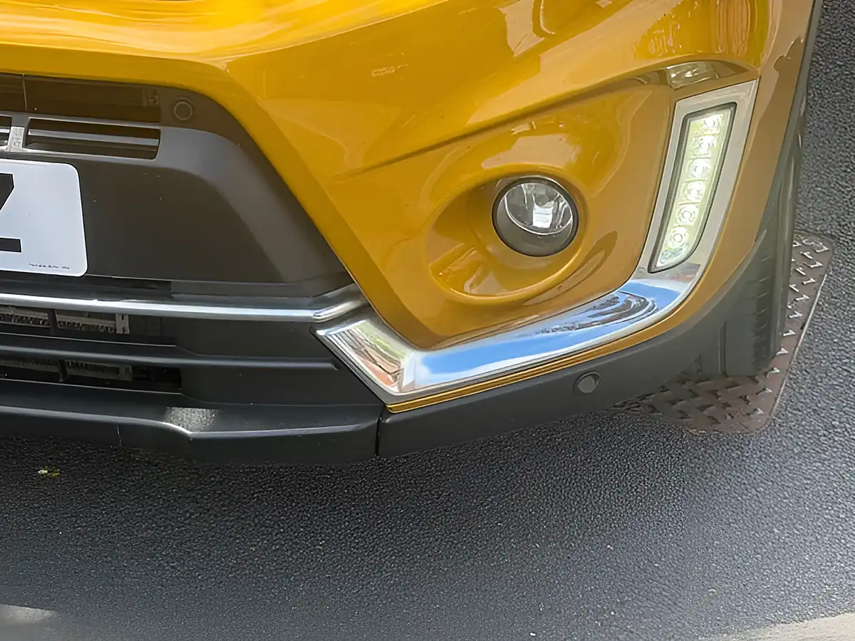 Used 2019 Suzuki Vitara SZ5 Yellow - Interior and Exterior details 16