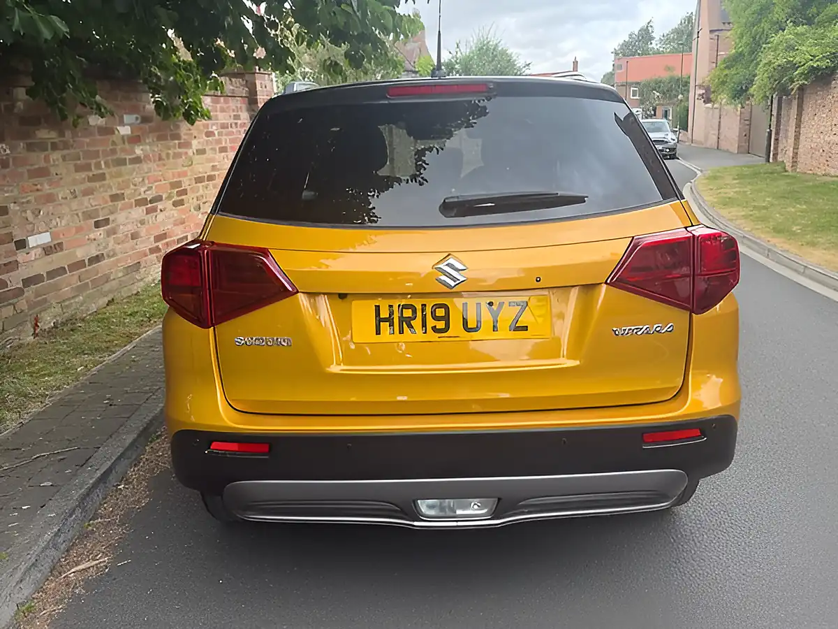 Used 2019 Suzuki Vitara SZ5 Yellow - Interior and Exterior details 18