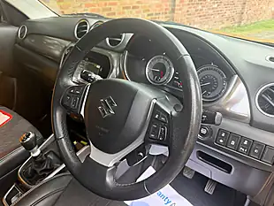 Used 2019 Suzuki Vitara SZ5 Yellow - Interior and Exterior details 6
