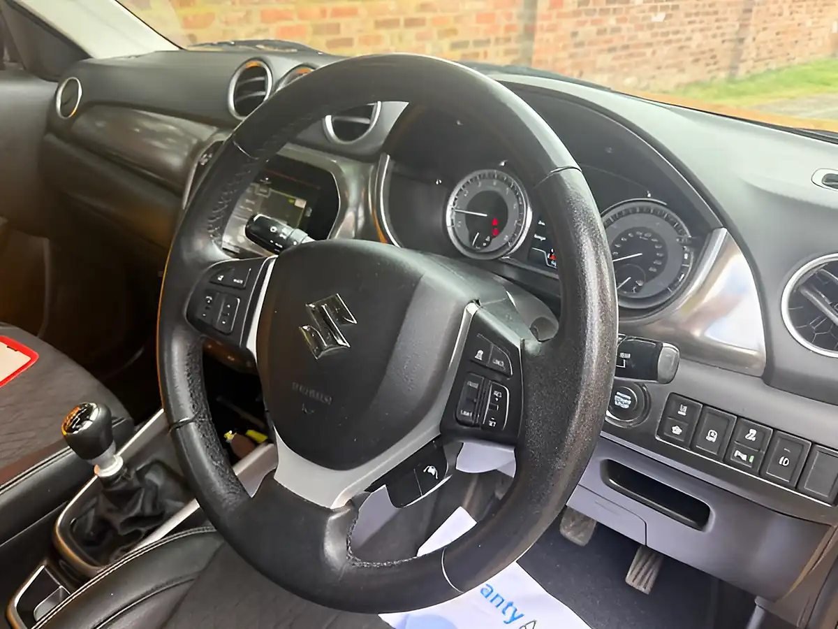 Used 2019 Suzuki Vitara SZ5 Yellow - Interior and Exterior details 6
