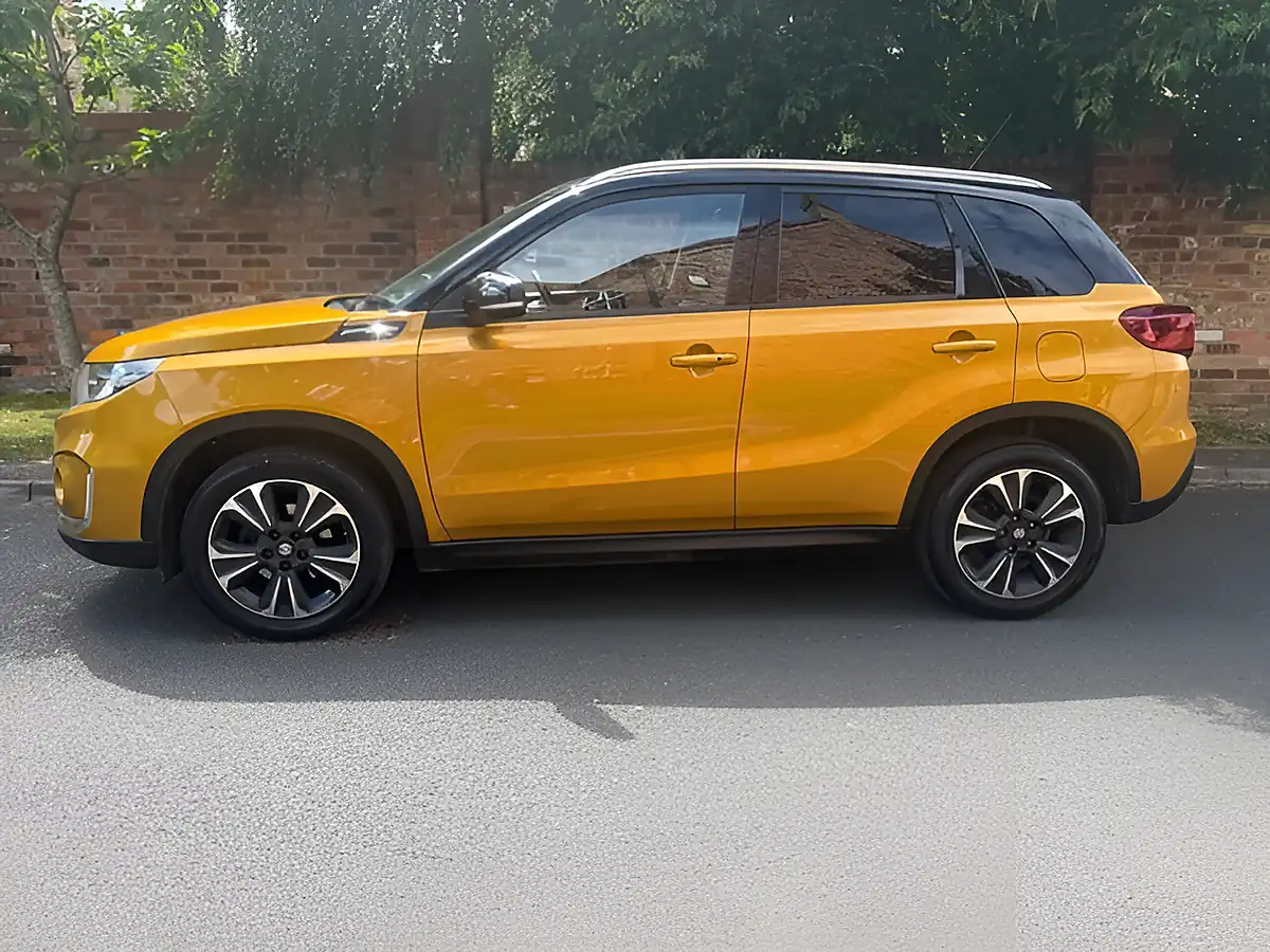 Used 2019 Suzuki Vitara SZ5 Yellow - Interior and Exterior details 8