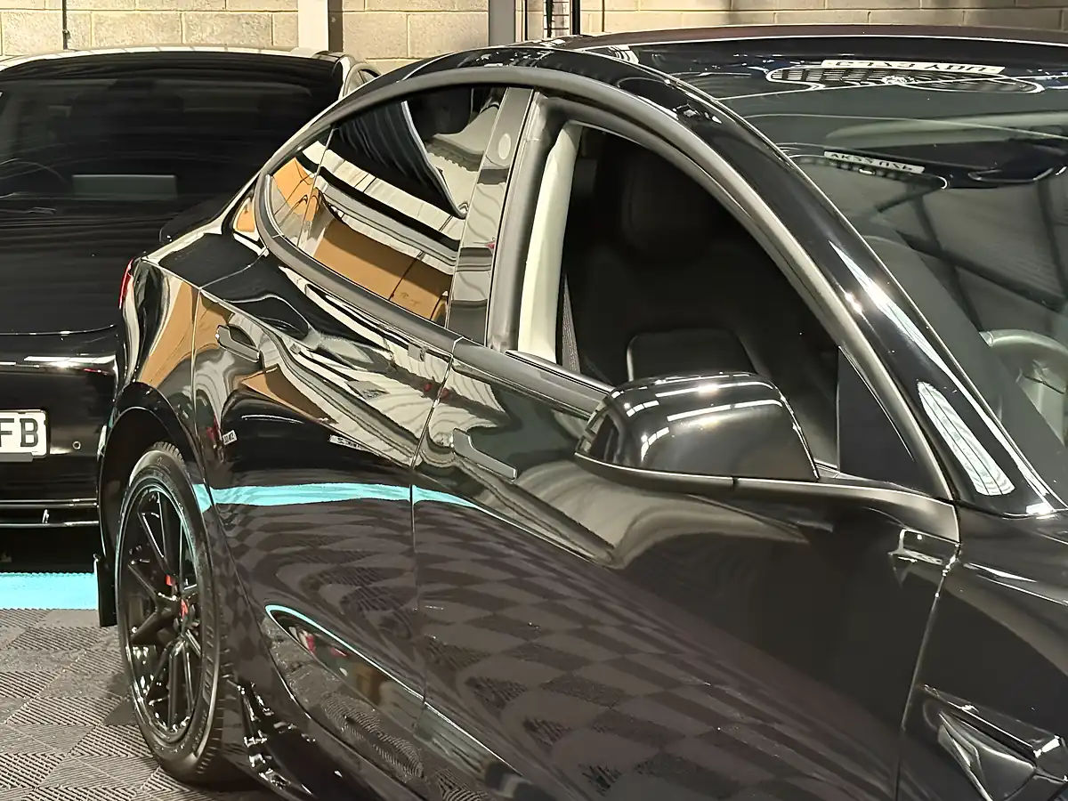 Used 2019 Tesla Model 3 Long Range Black - Interior and Exterior details 10