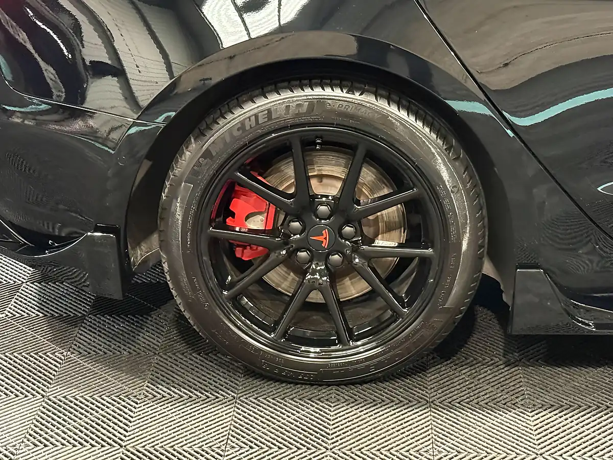 Used 2019 Tesla Model 3 Long Range Black - Interior and Exterior details 12
