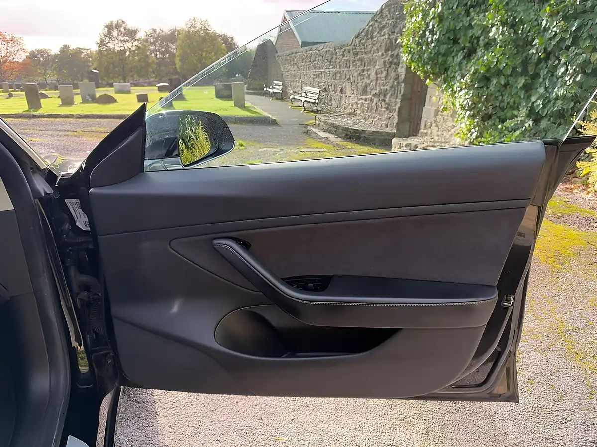 Used 2019 Tesla Model 3 Long Range Black - Interior and Exterior details 12