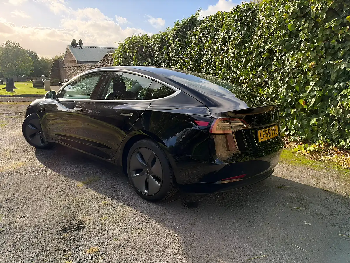 Used 2019 Tesla Model 3 Long Range Black - Interior and Exterior details 17