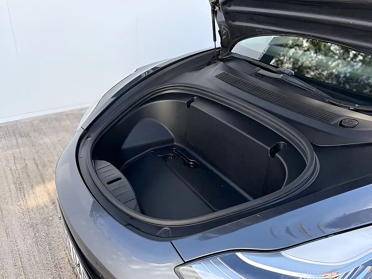 Used 2019 Tesla Model 3 Long Range Midnight Silver - Interior and Exterior details 17