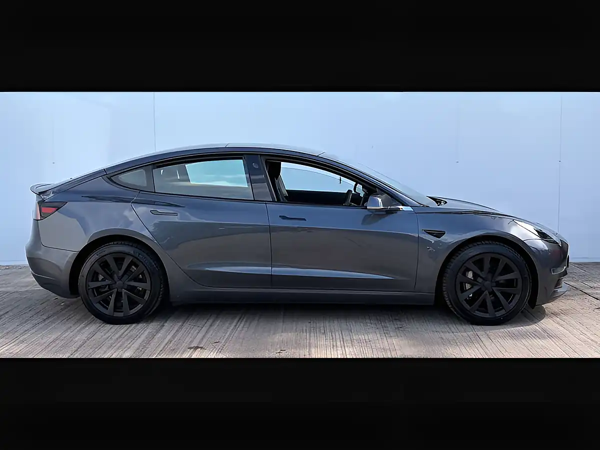 Used 2019 Tesla Model 3 Long Range Midnight Silver - Interior and Exterior details 4