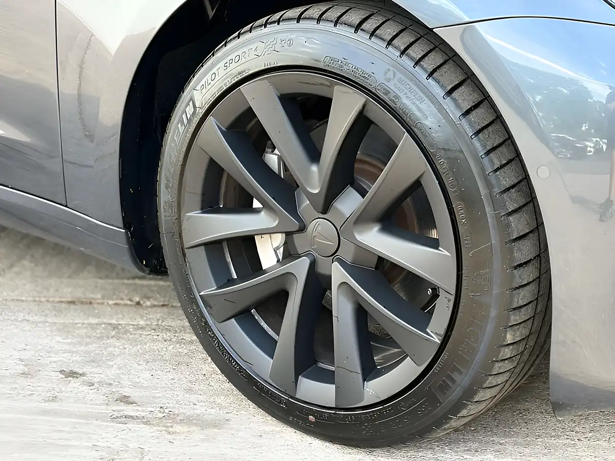 Used 2019 Tesla Model 3 Long Range Midnight Silver - Interior and Exterior details 8