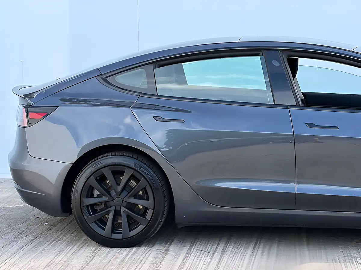Used 2019 Tesla Model 3 Long Range Midnight Silver - Interior and Exterior details 9