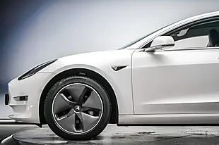 Used 2019 Tesla Model 3 Long Range White - Interior and Exterior details 11