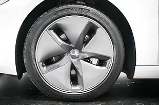 Used 2019 Tesla Model 3 Long Range White - Interior and Exterior details 19