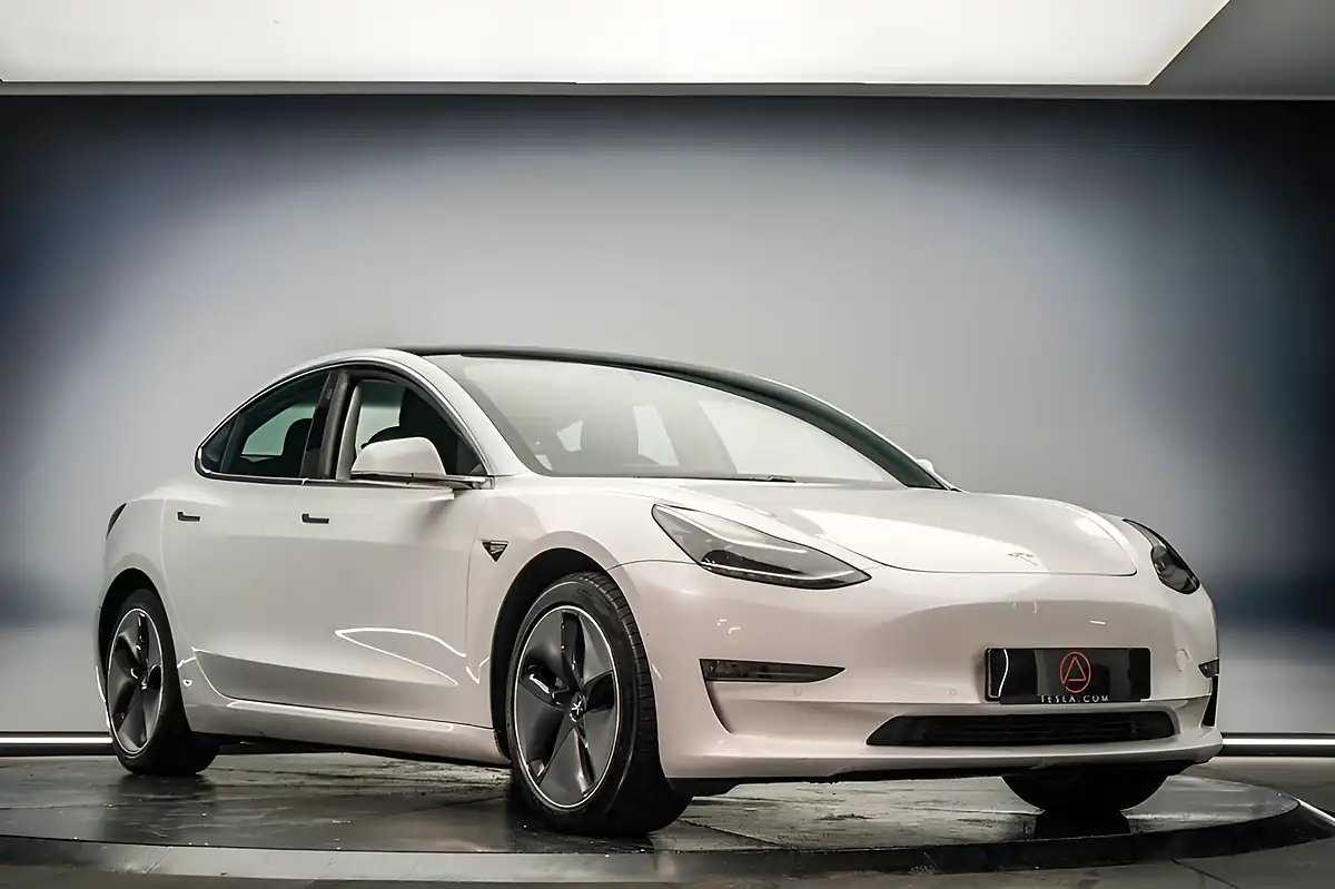 Used 2019 Tesla Model 3 Long Range White - Interior and Exterior details 5