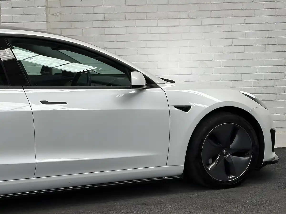Used 2019 Tesla Model 3 Long Range White - Interior and Exterior details 11