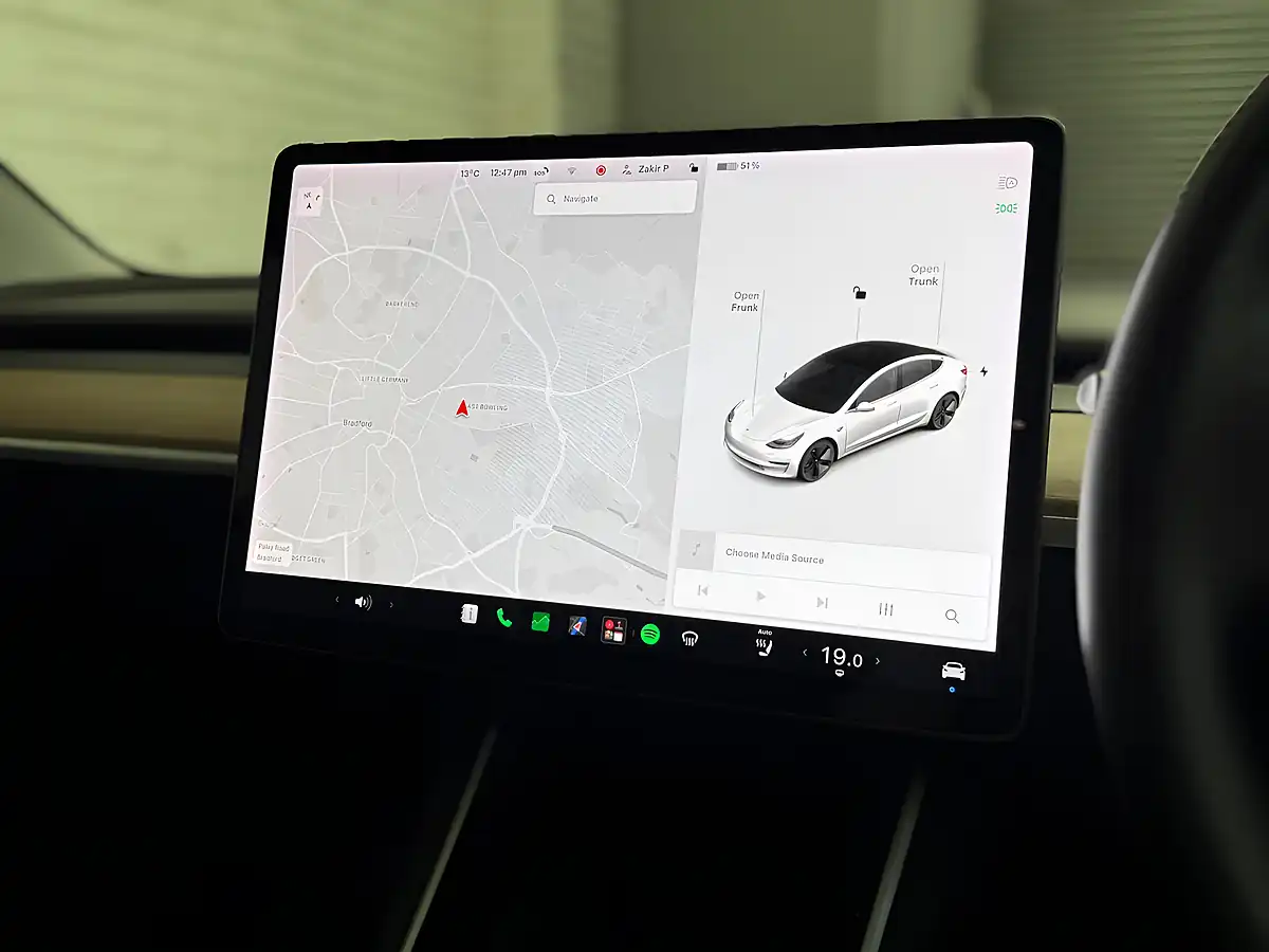 Used 2019 Tesla Model 3 Long Range White - Interior and Exterior details 17