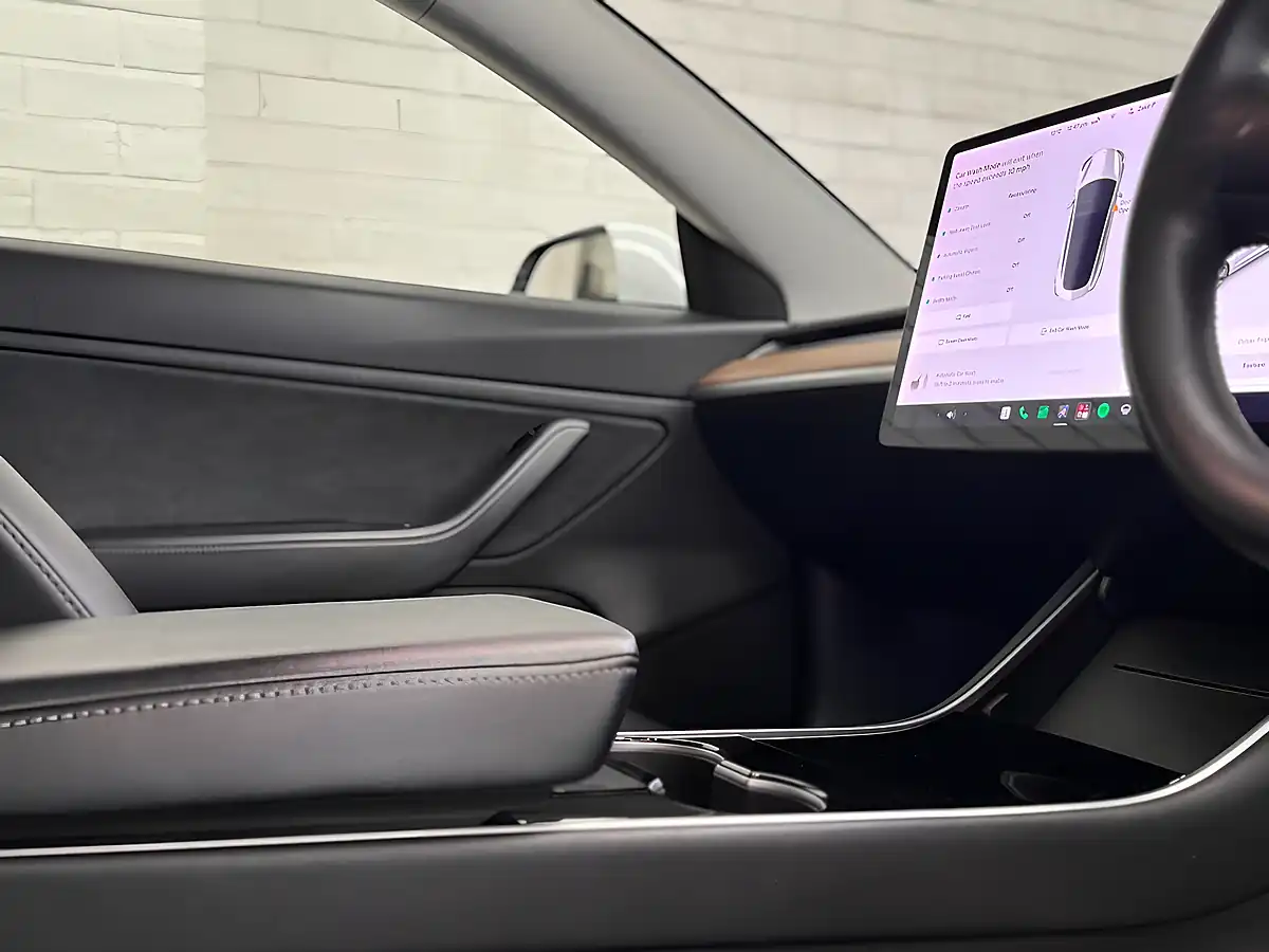 Used 2019 Tesla Model 3 Long Range White - Interior and Exterior details 19