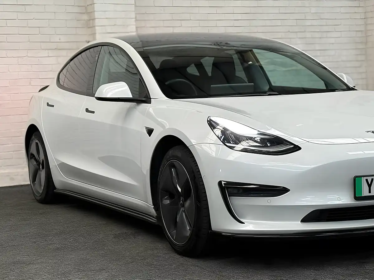 Used 2019 Tesla Model 3 Long Range White - Interior and Exterior details 9