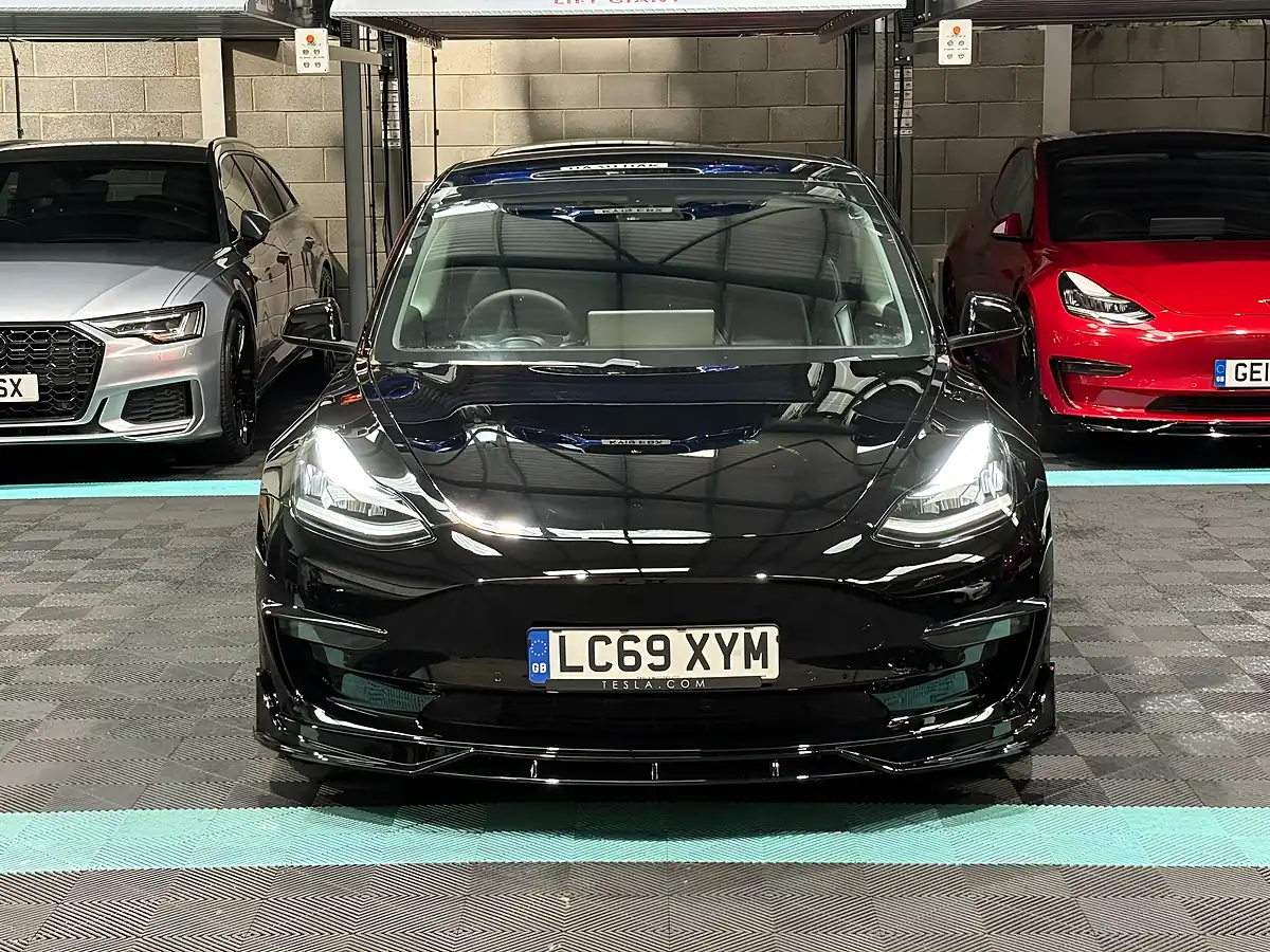 Used 2019 Tesla Model 3 Performance Black - Interior and Exterior details 4