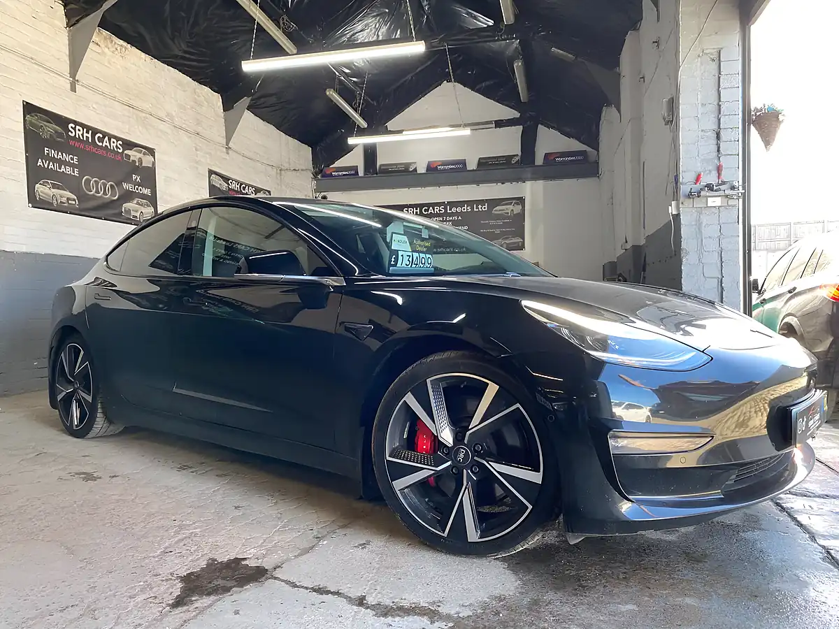 Used 2019 Tesla Model 3 Performance Black - Interior and Exterior details 3