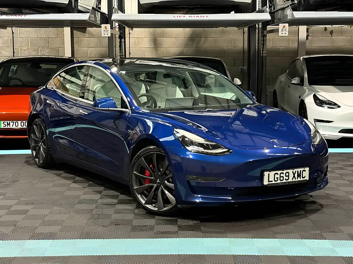 Used 2019 Tesla Model 3 Performance Blue - Front View
