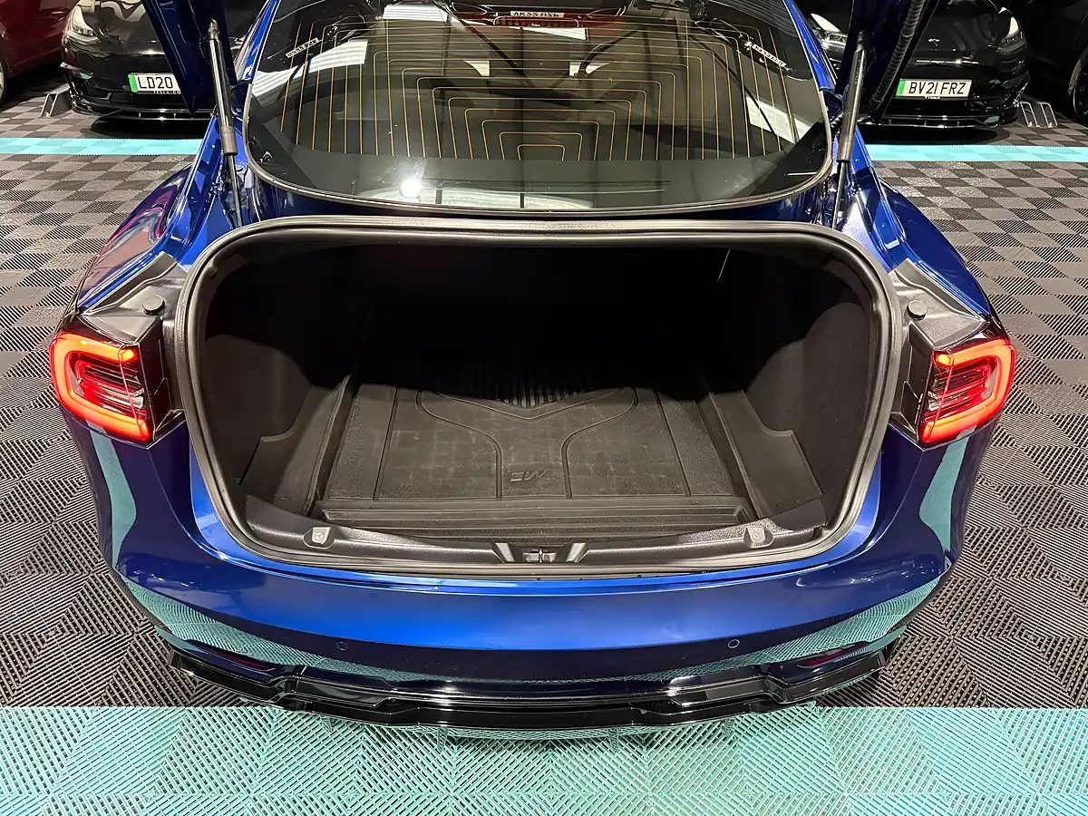 Used 2019 Tesla Model 3 Performance Blue - Interior and Exterior details 11