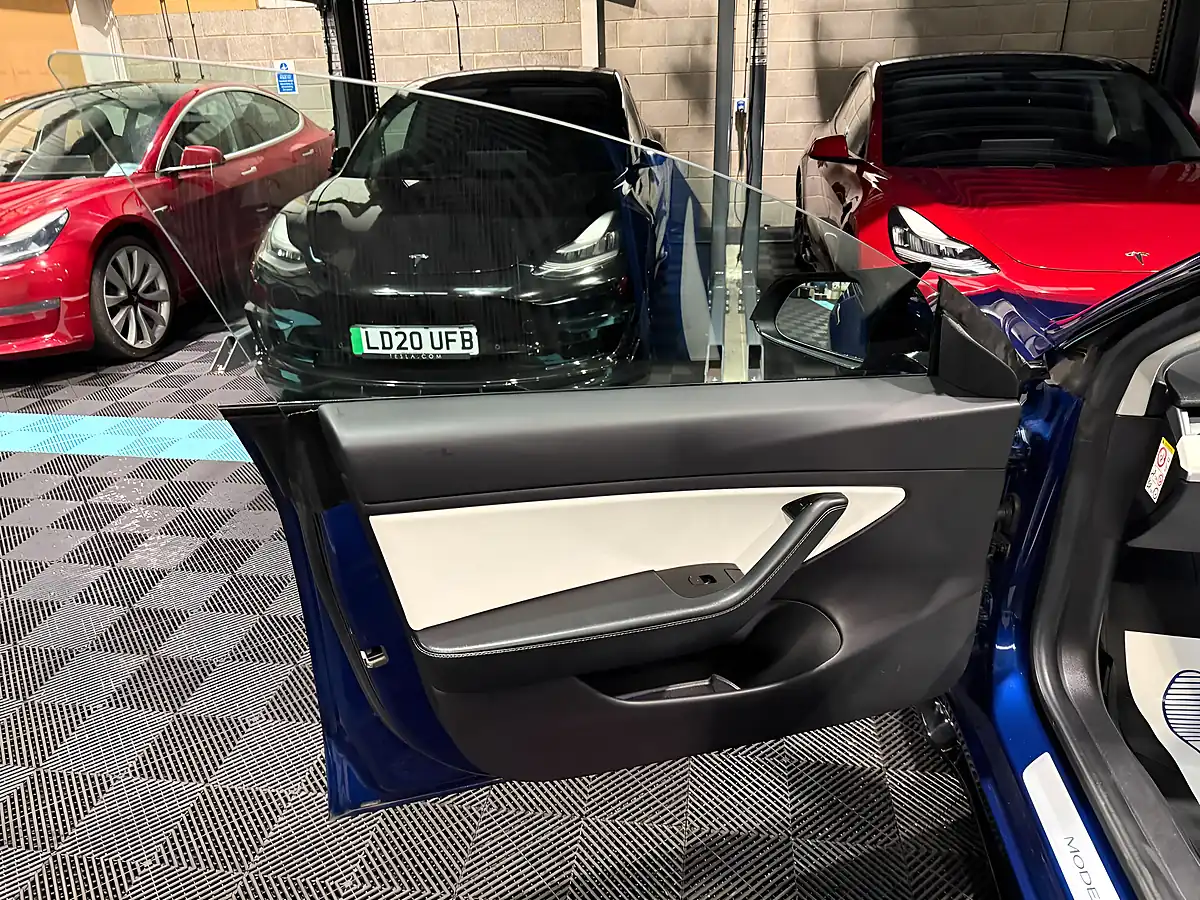 Used 2019 Tesla Model 3 Performance Blue - Interior and Exterior details 17