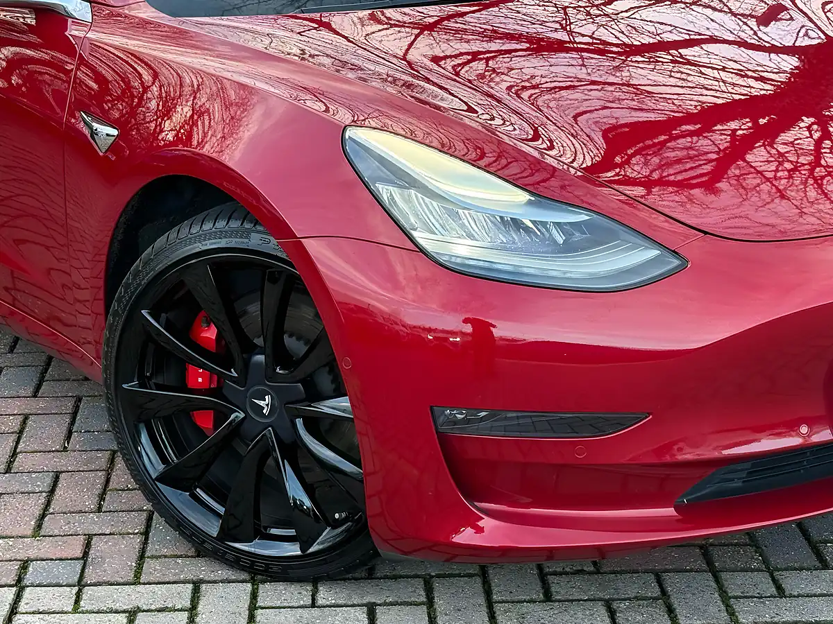 Used 2019 Tesla Model 3 Performance Red - Interior and Exterior details 10
