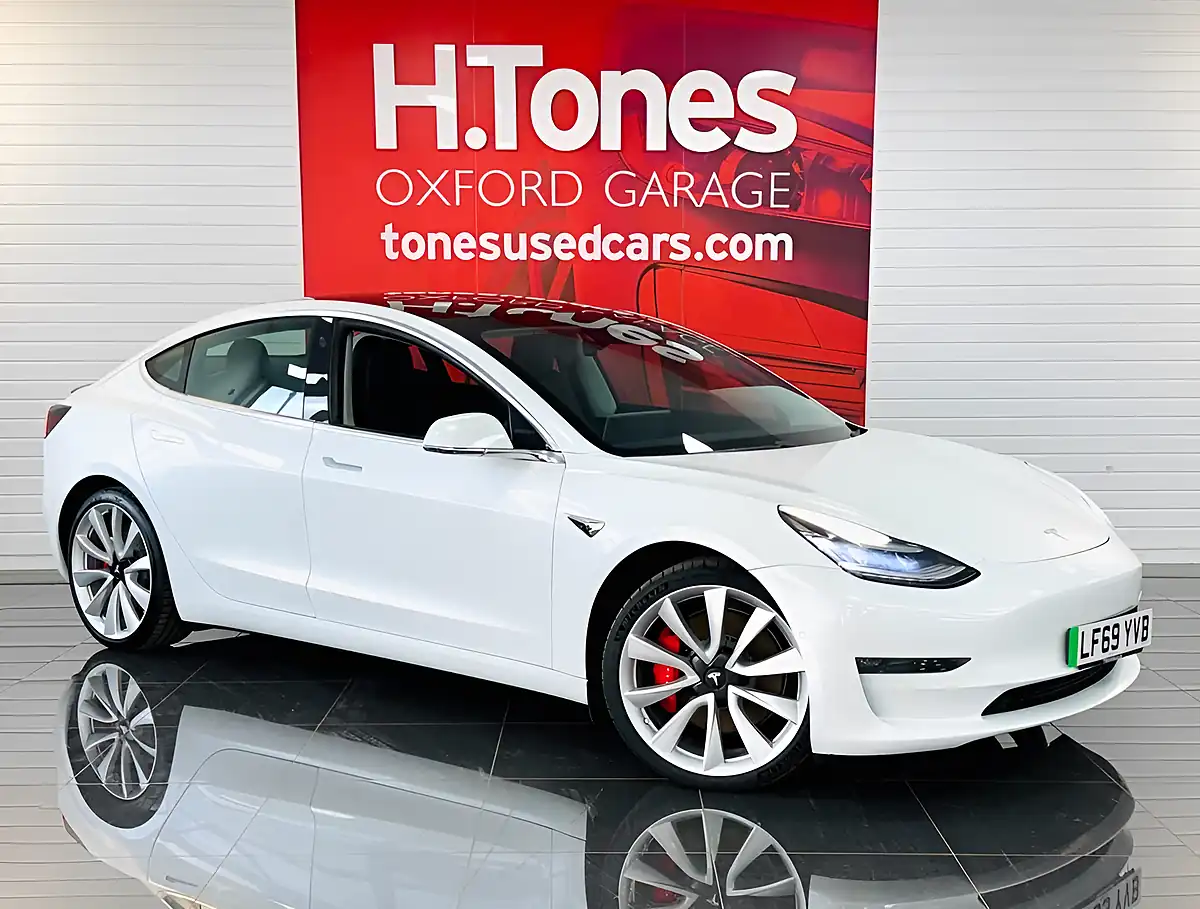 Used 2019 Tesla Model 3 Performance White - Front View