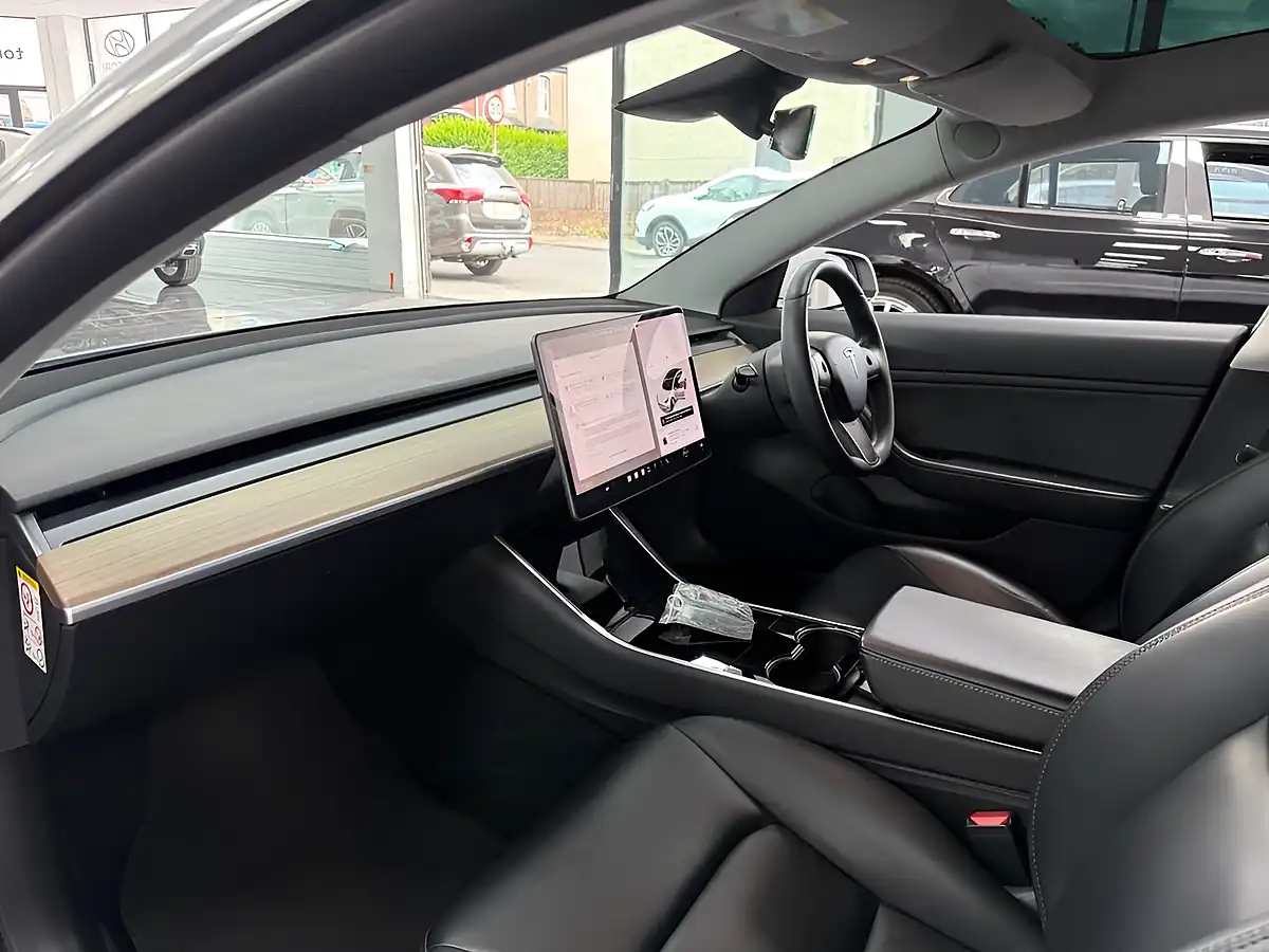 Used 2019 Tesla Model 3 Performance White - Interior and Exterior details 14