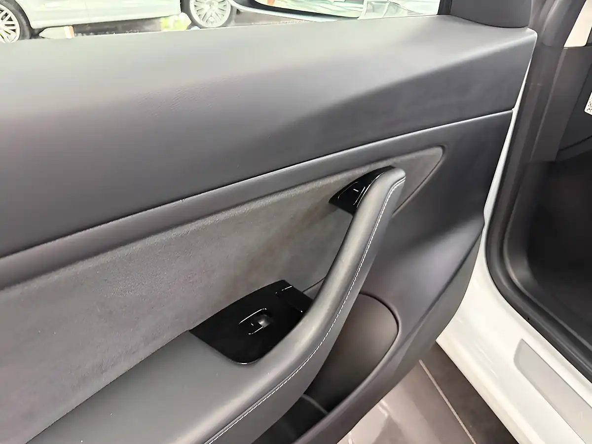 Used 2019 Tesla Model 3 Performance White - Interior and Exterior details 17