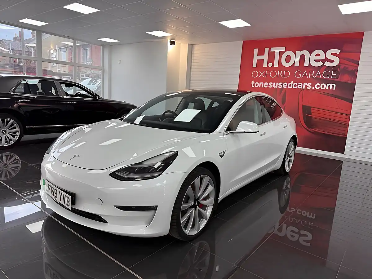 Used 2019 Tesla Model 3 Performance White - Interior and Exterior details 20