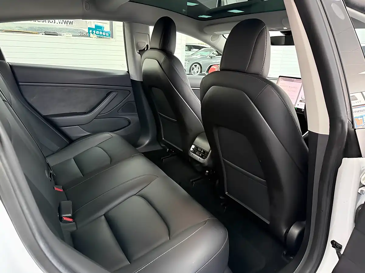 Used 2019 Tesla Model 3 Performance White - Interior and Exterior details 4